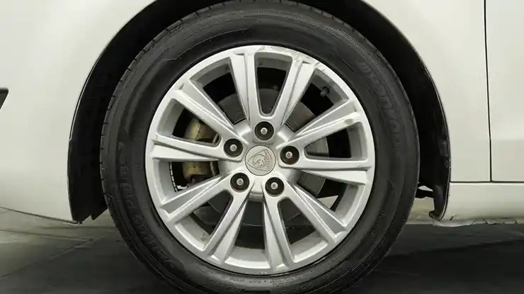 Saiz Tayar Kereta Preve