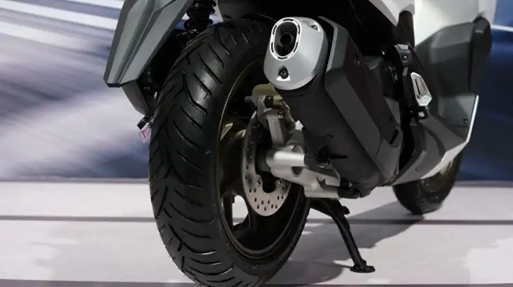 Saiz Tayar Vario 150
